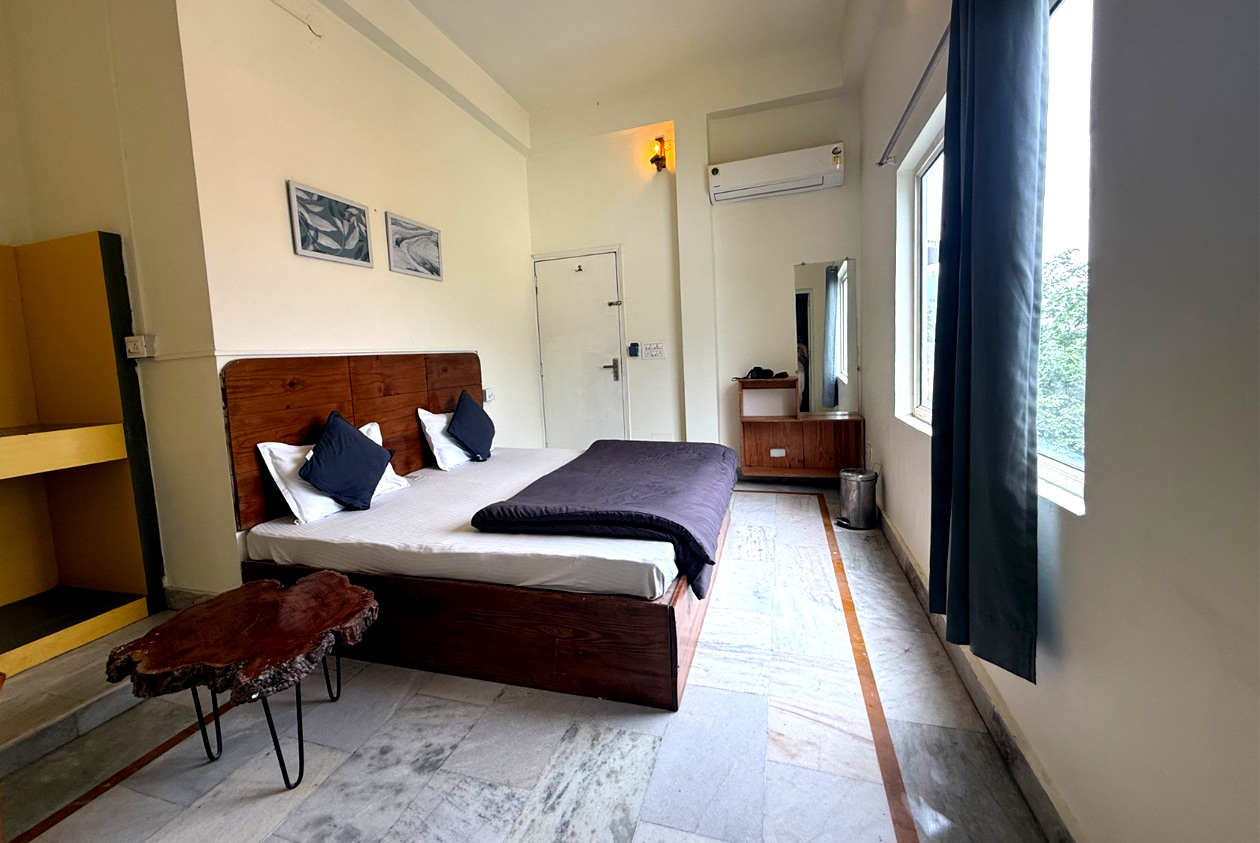 Laxman Jhula Private Room